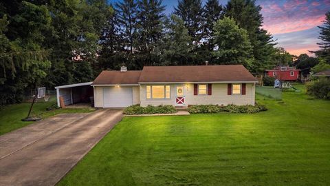 Photo of 15 E Mound Street, Fredericktown, OH 43019 (MLS # 226027689)