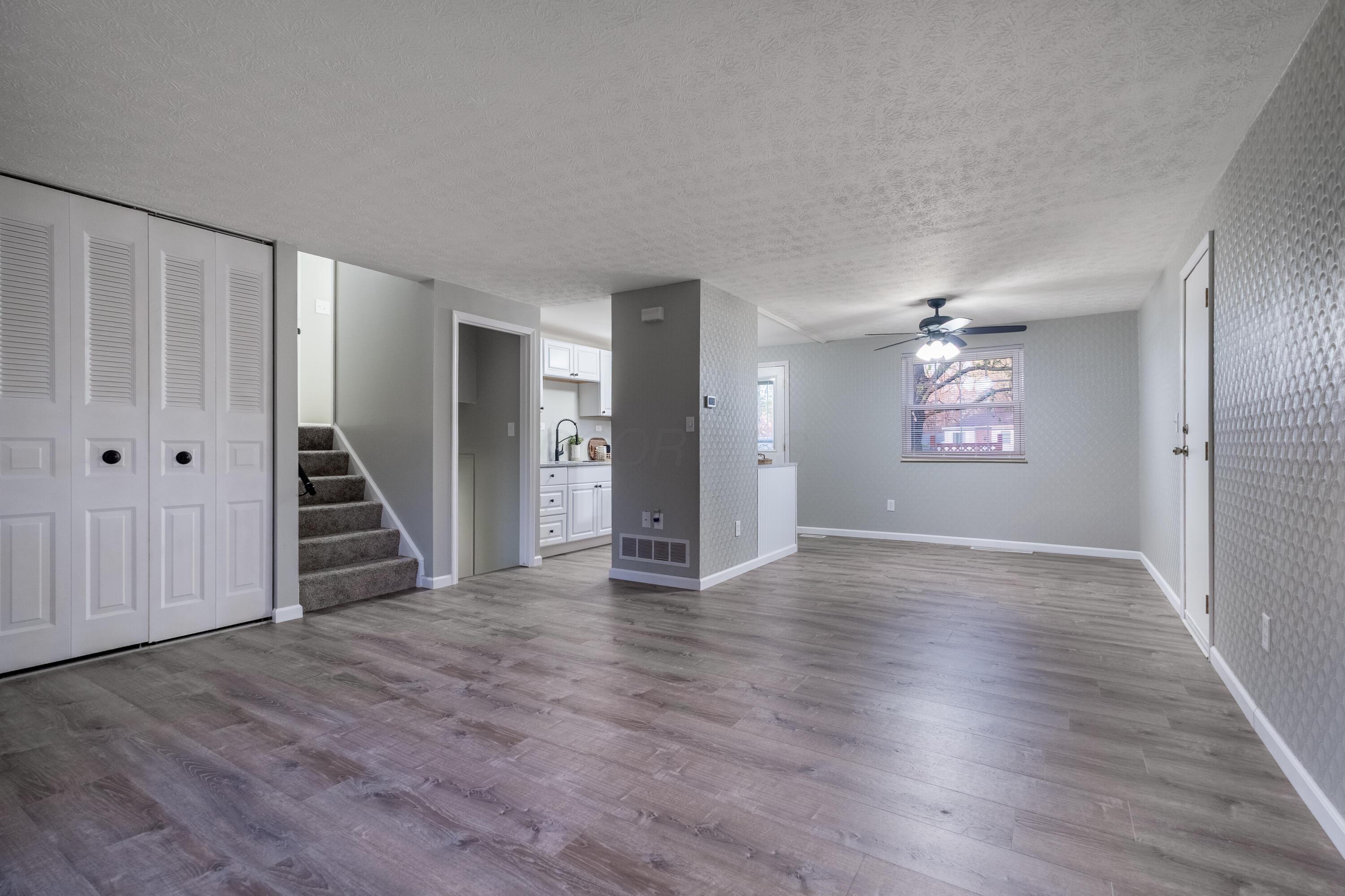 2434 Red Rock Boulevard, Grove City, Ohio image 17