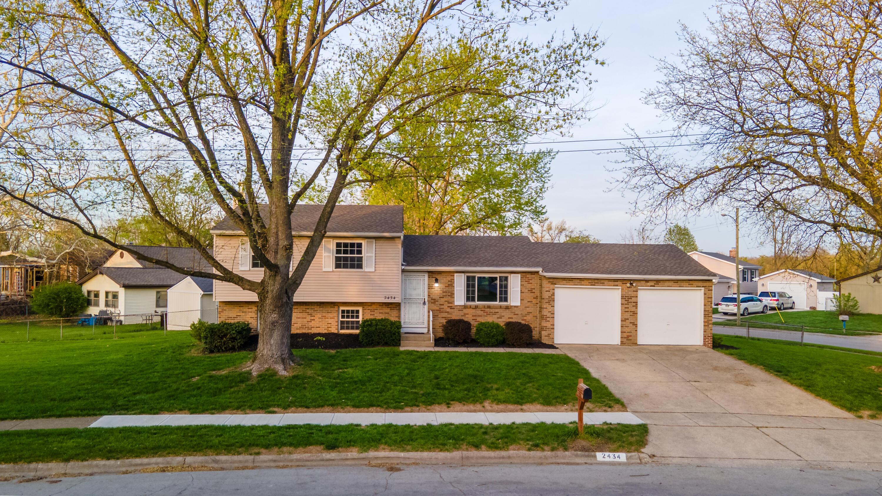 2434 Red Rock Boulevard, Grove City, Ohio image 13