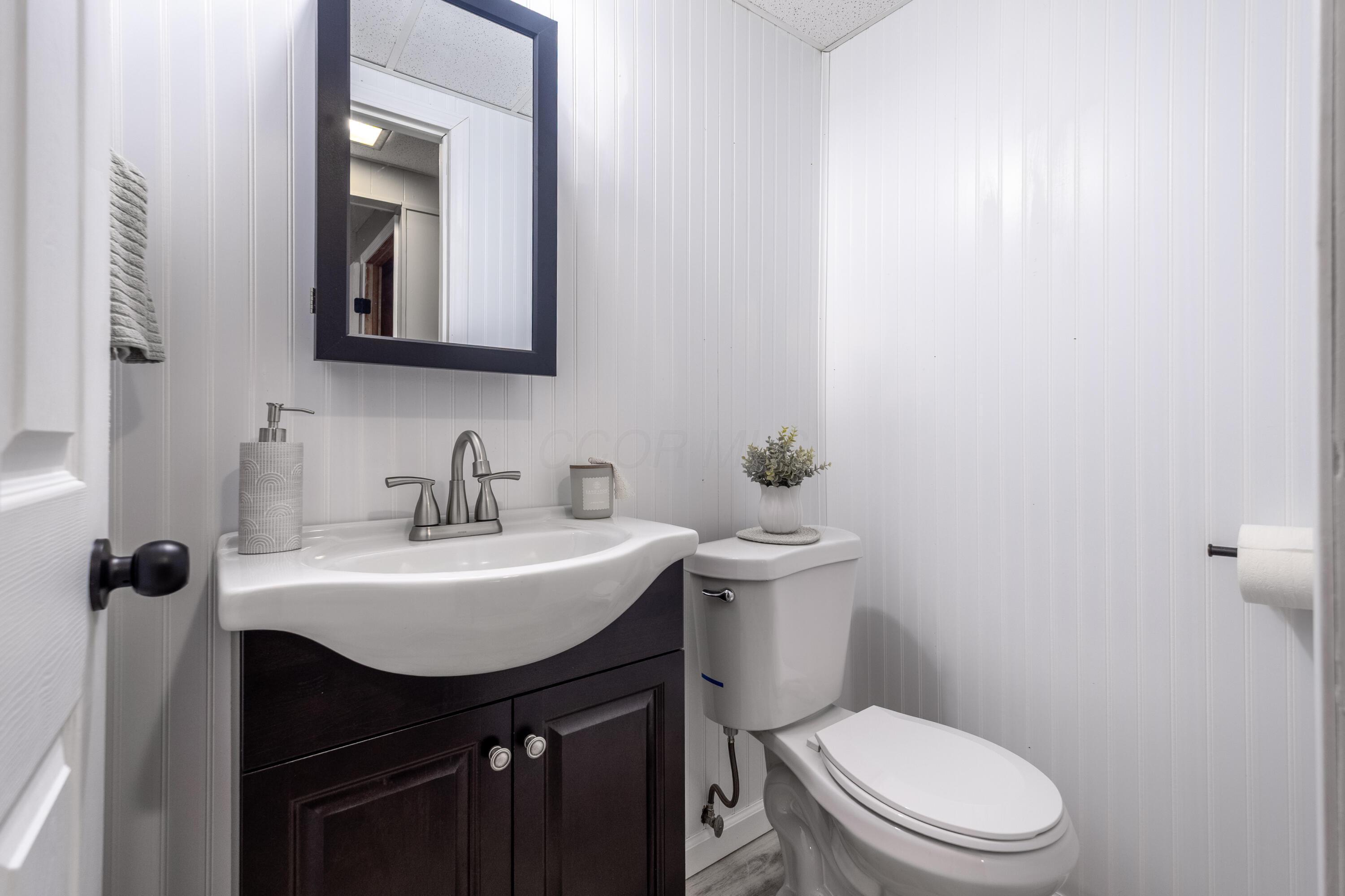 2434 Red Rock Boulevard, Grove City, Ohio image 30