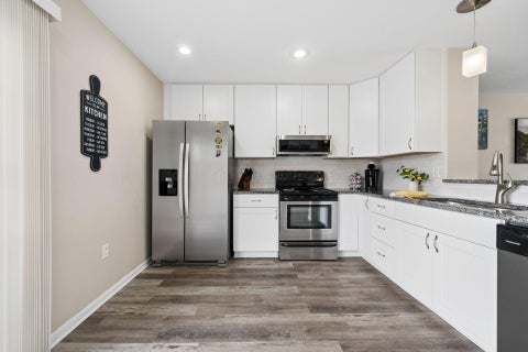 Tiny photo for 1080 Shady Lake Drive, Columbus, OH 43228 (MLS # 226031579)