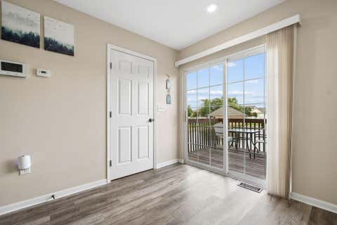 Tiny photo for 1080 Shady Lake Drive, Columbus, OH 43228 (MLS # 226031579)