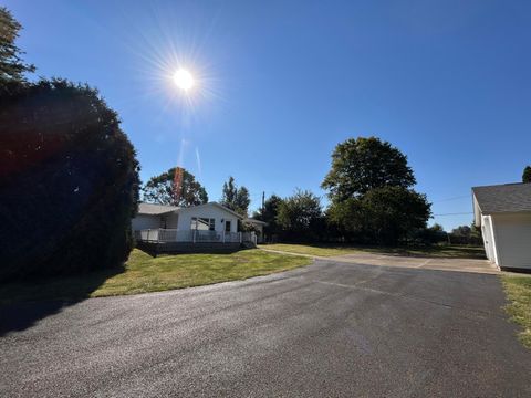 Tiny photo for 1605 Jackson Road, Zanesville, OH 43701 (MLS # 225037773)