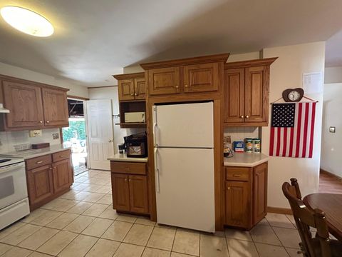 Tiny photo for 1605 Jackson Road, Zanesville, OH 43701 (MLS # 225037773)