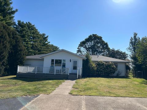 Tiny photo for 1605 Jackson Road, Zanesville, OH 43701 (MLS # 225037773)