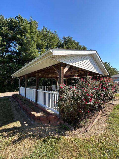 Tiny photo for 1605 Jackson Road, Zanesville, OH 43701 (MLS # 225037773)