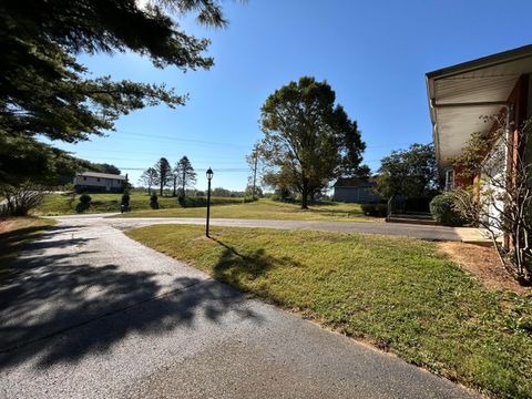 Tiny photo for 1605 Jackson Road, Zanesville, OH 43701 (MLS # 225037773)