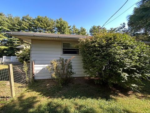 Tiny photo for 1605 Jackson Road, Zanesville, OH 43701 (MLS # 225037773)
