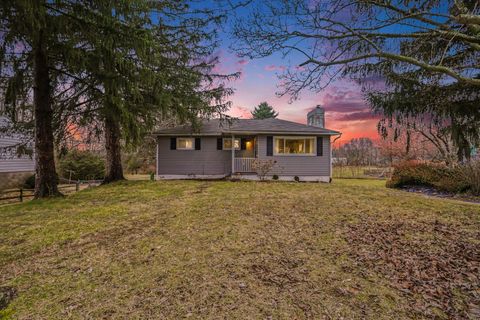 Photo of 2286 W Fair Avenue, Lancaster, OH 43130 (MLS # 226005896)