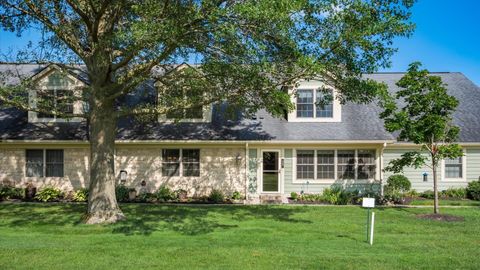 Photo of 25 Glen Mawr Circle, Delaware, OH 43015 (MLS # 224025214)