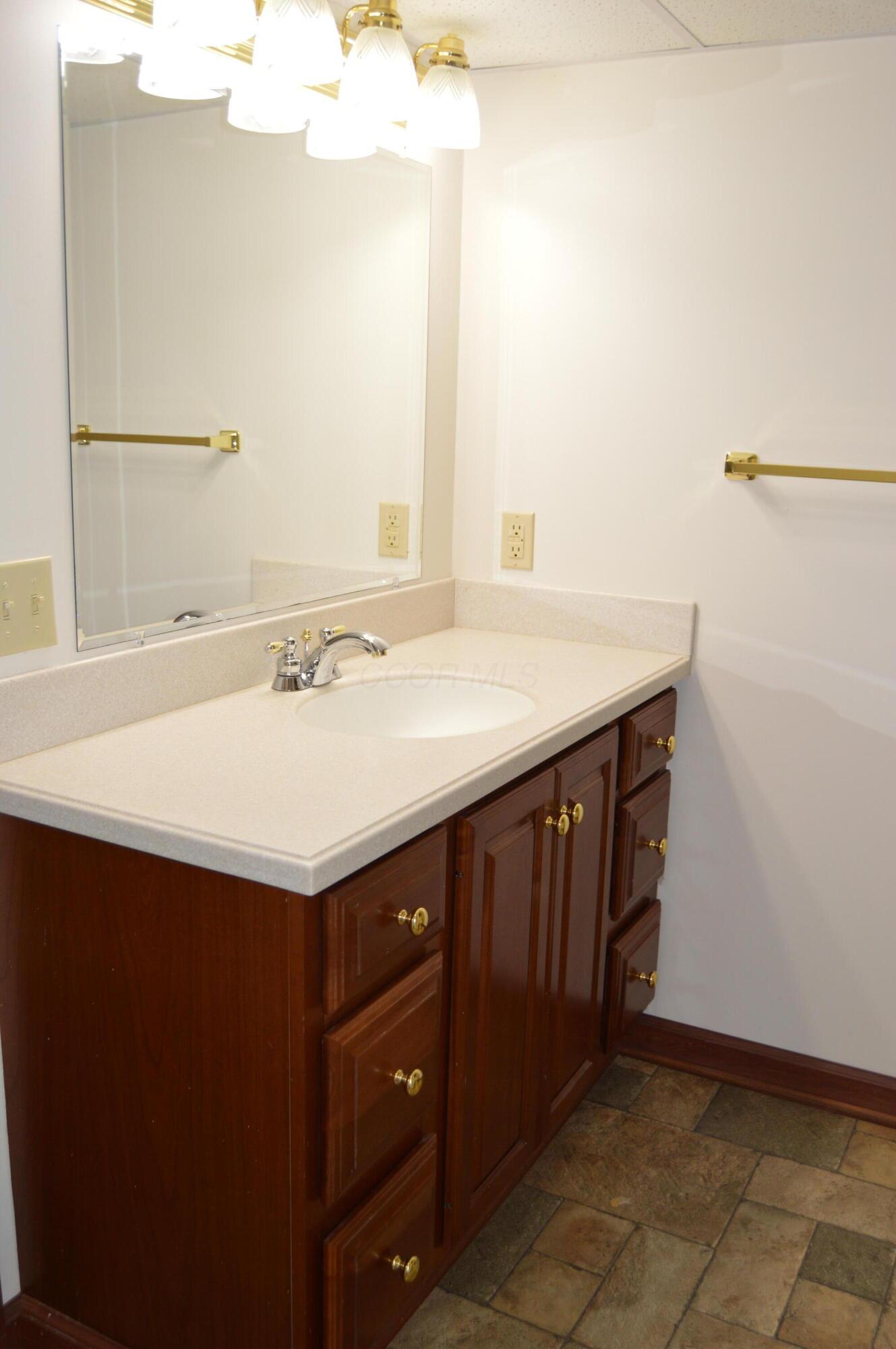 558 Westview Drive, Lancaster, Ohio image 37