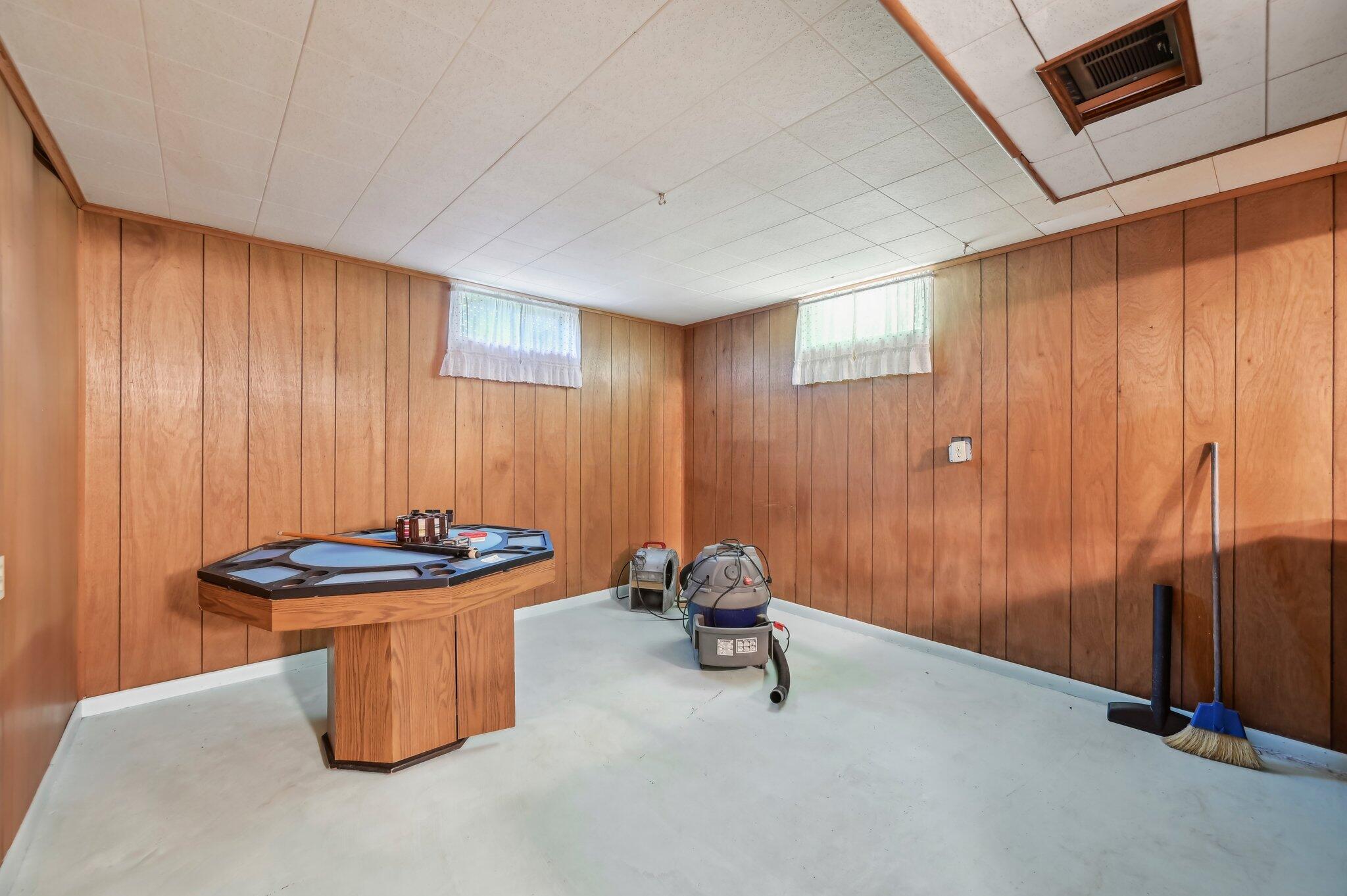 3910 Dayton Springfield Road, Springfield, Ohio image 33
