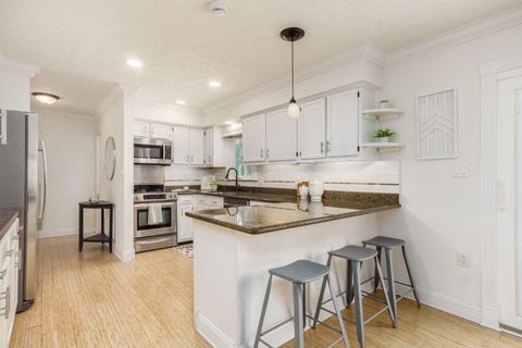 Tiny photo for 1015 Highland Street, Columbus, OH 43201 (MLS # 226003262)