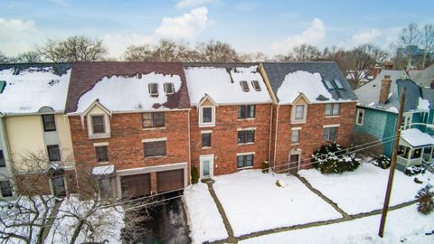 Tiny photo for 1015 Highland Street, Columbus, OH 43201 (MLS # 226003262)