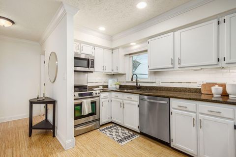 Tiny photo for 1015 Highland Street, Columbus, OH 43201 (MLS # 226003262)