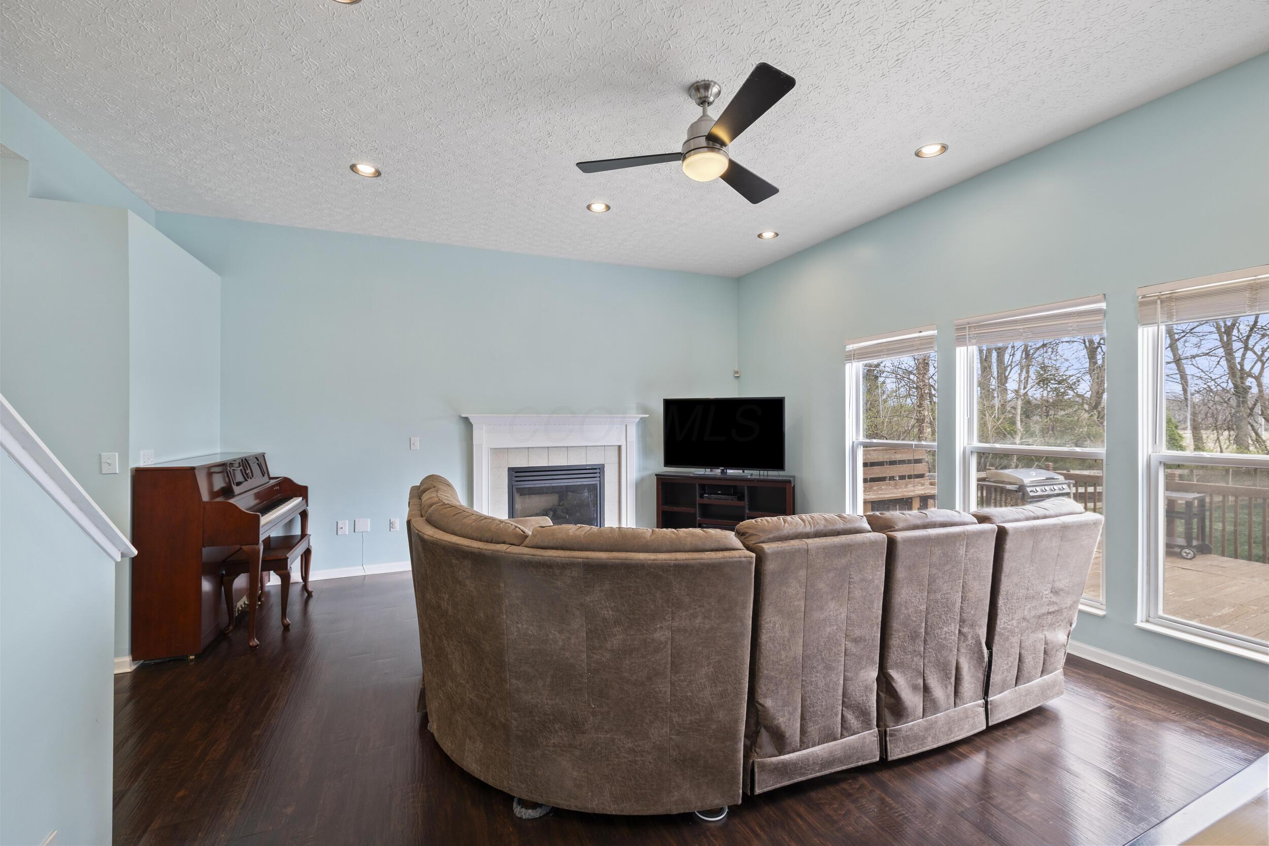 247 Harbinger Drive, Groveport, Ohio image 7