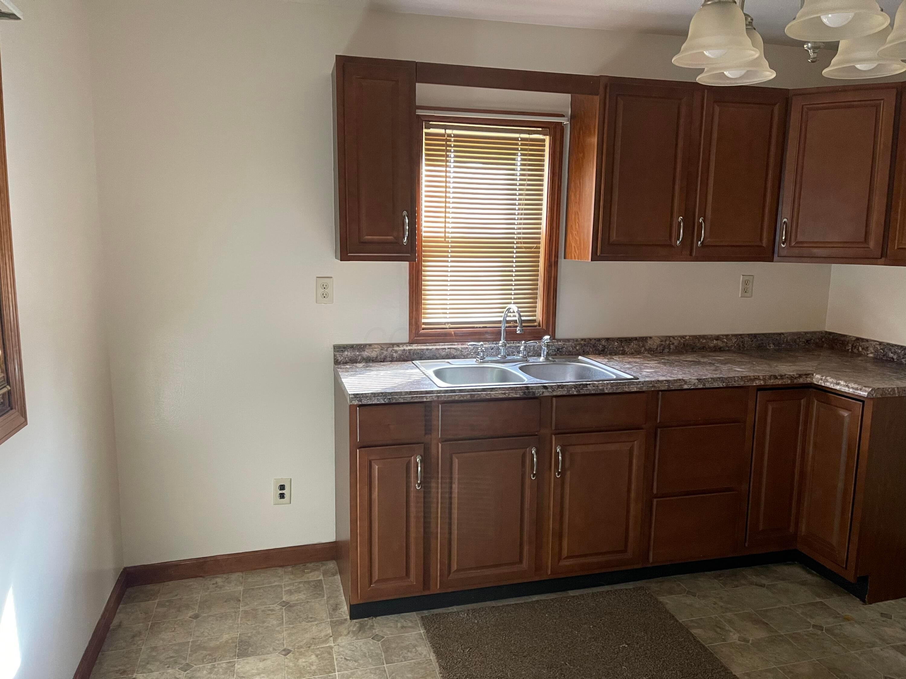 630 W Broadway Street, New Lexington, Ohio image 9