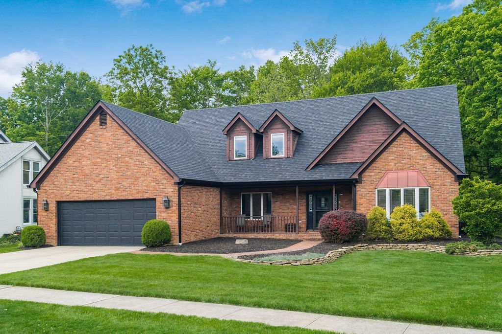 Photo of 262 Beech Trail Court, Powell, OH 43065 (MLS # 226017244)
