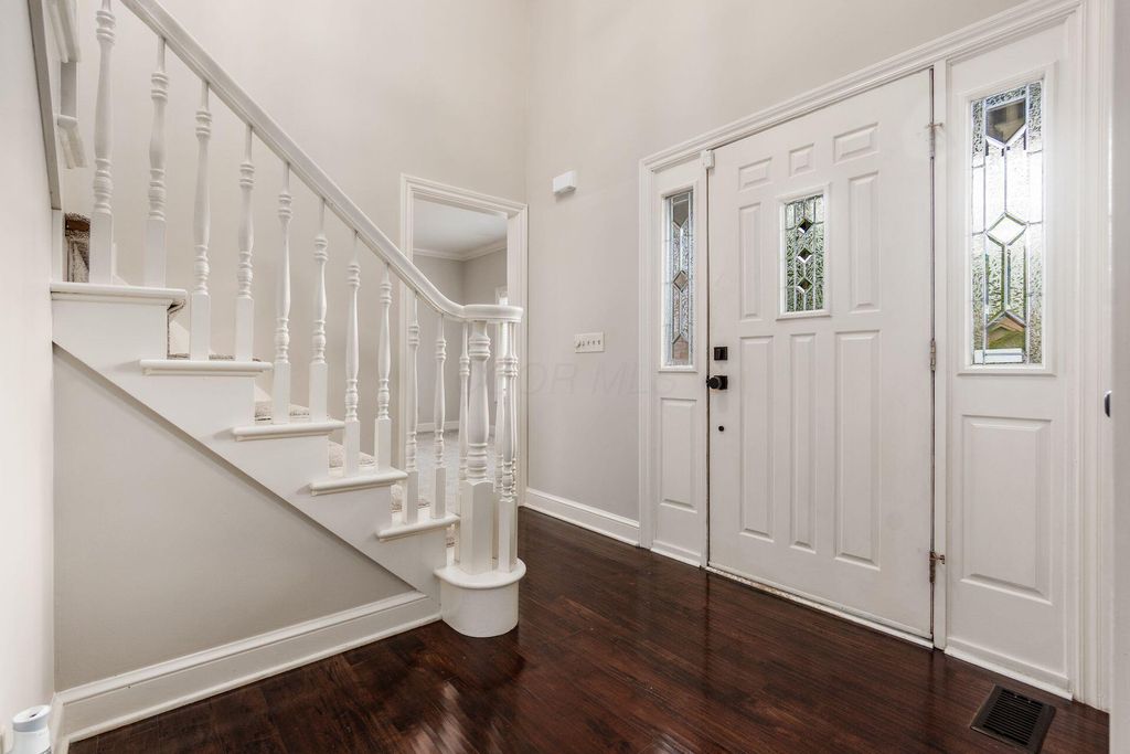 Photo of 262 Beech Trail Court, Powell, OH 43065 (MLS # 226017244)