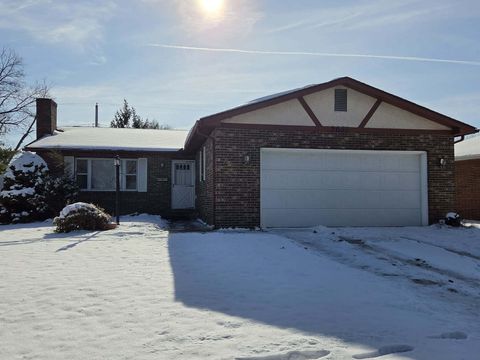 Photo of 2635 Dartmoor Road, Grove City, OH 43123 (MLS # 225045712)