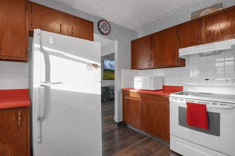 Tiny photo for 1097 S Hague Avenue, Columbus, OH 43204 (MLS # 225037278)