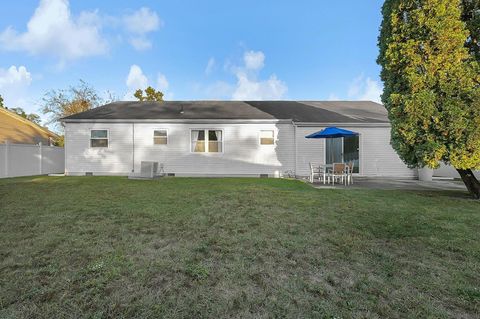 Tiny photo for 1097 S Hague Avenue, Columbus, OH 43204 (MLS # 225037278)