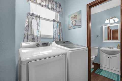 Tiny photo for 1097 S Hague Avenue, Columbus, OH 43204 (MLS # 225037278)