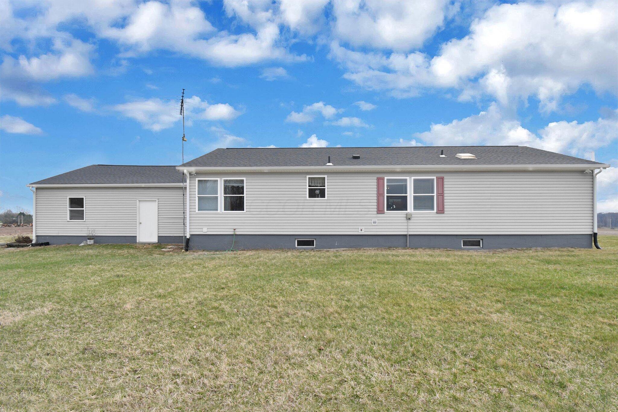 1421 Porter Lane, Centerburg, Ohio image 21