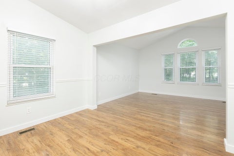 Tiny photo for 6290 Harlem Road, New Albany, OH 43054 (MLS # 226031750)
