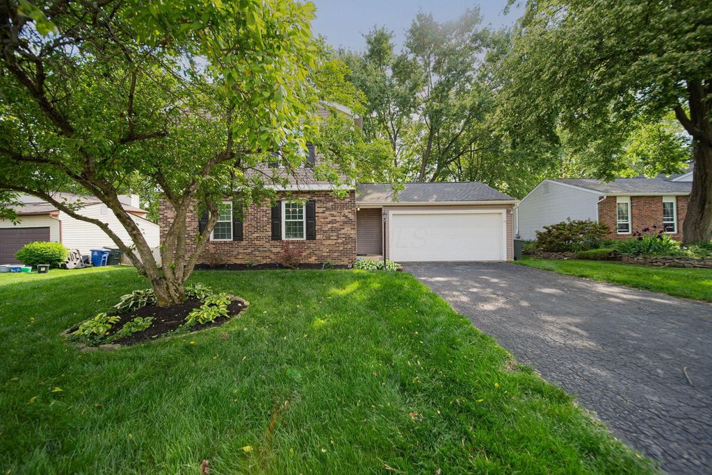 Photo of 8249 Big Horn Court, Powell, OH 43065 (MLS # 226016874)
