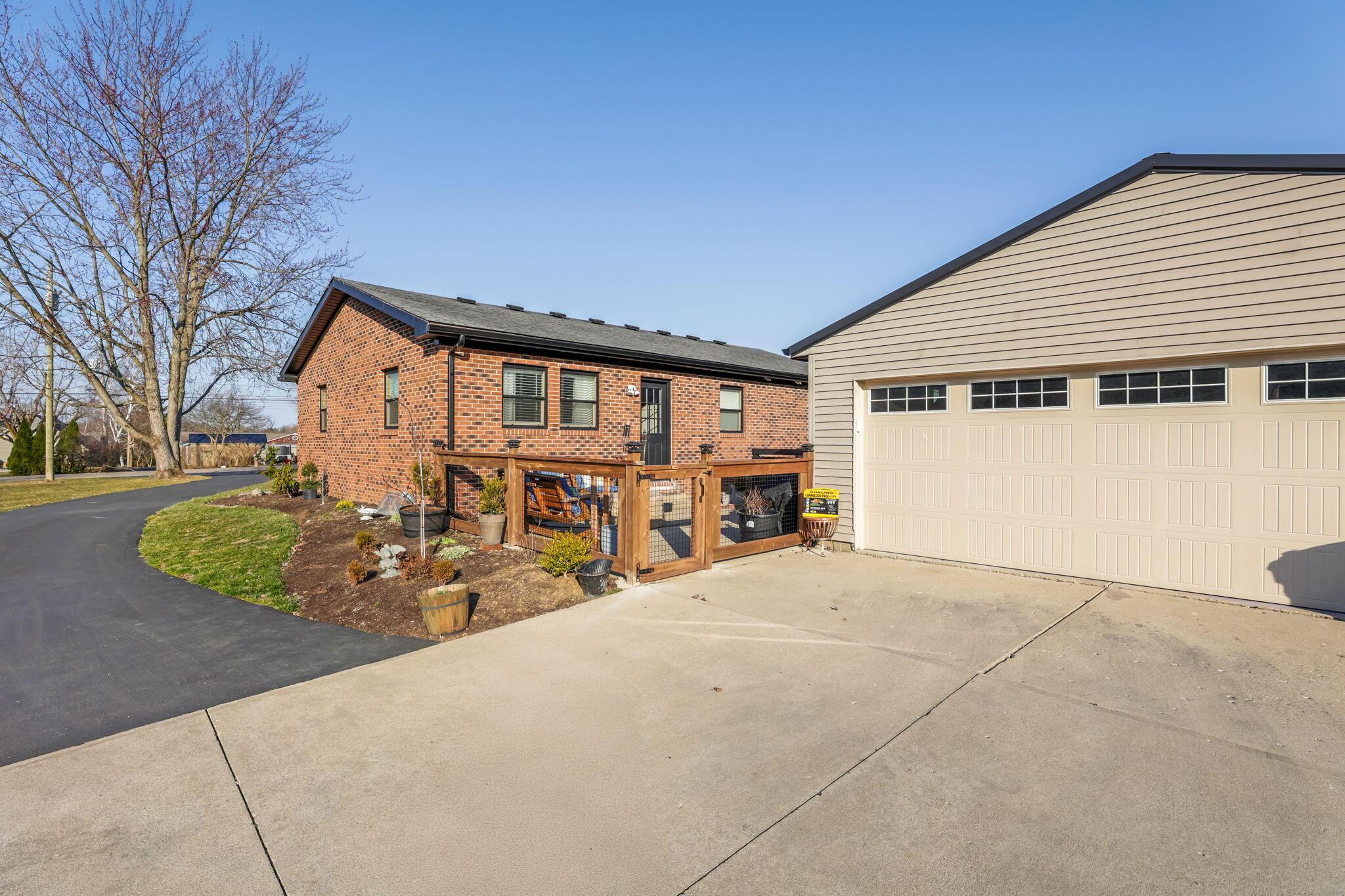 1545 E Choctaw Drive, London, Ohio image 44
