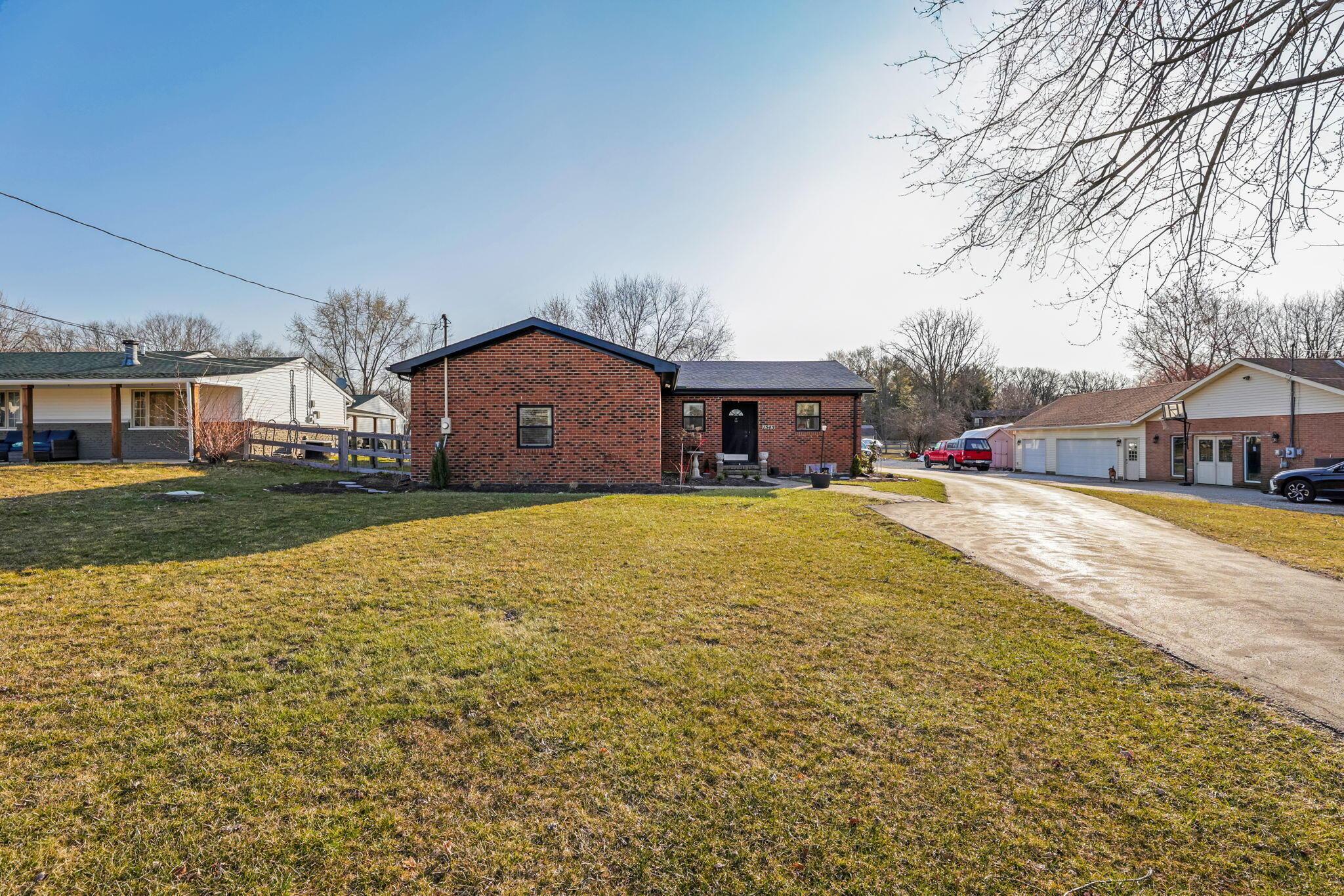 1545 E Choctaw Drive, London, Ohio image 2