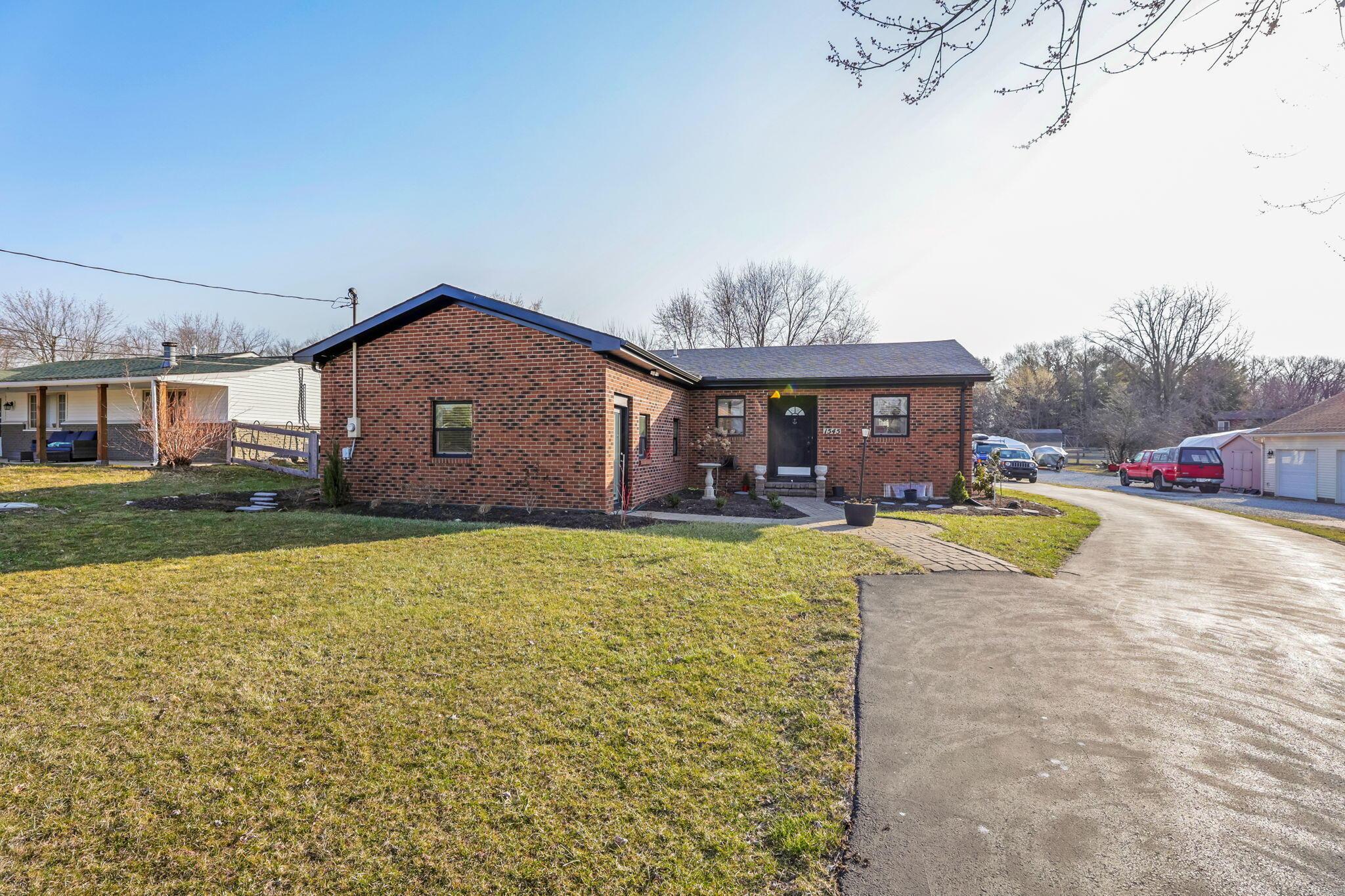 1545 E Choctaw Drive, London, Ohio image 7