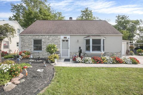 Photo of 348 Darbyhurst Road, Columbus, OH 43228 (MLS # 226010296)