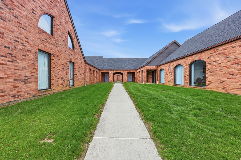 Photo of 1291 Worthington Woods Boulevard, Worthington, OH 43085 (MLS # 226009324)