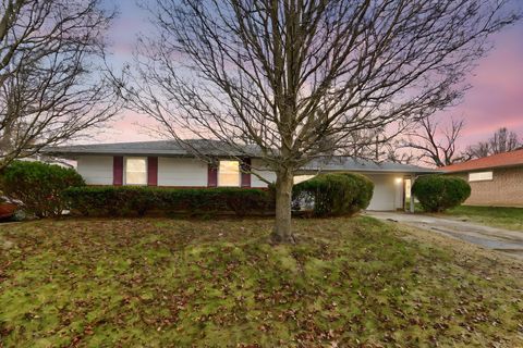 Photo of 1638 Parkinson Drive, Reynoldsburg, OH 43068 (MLS # 225045541)