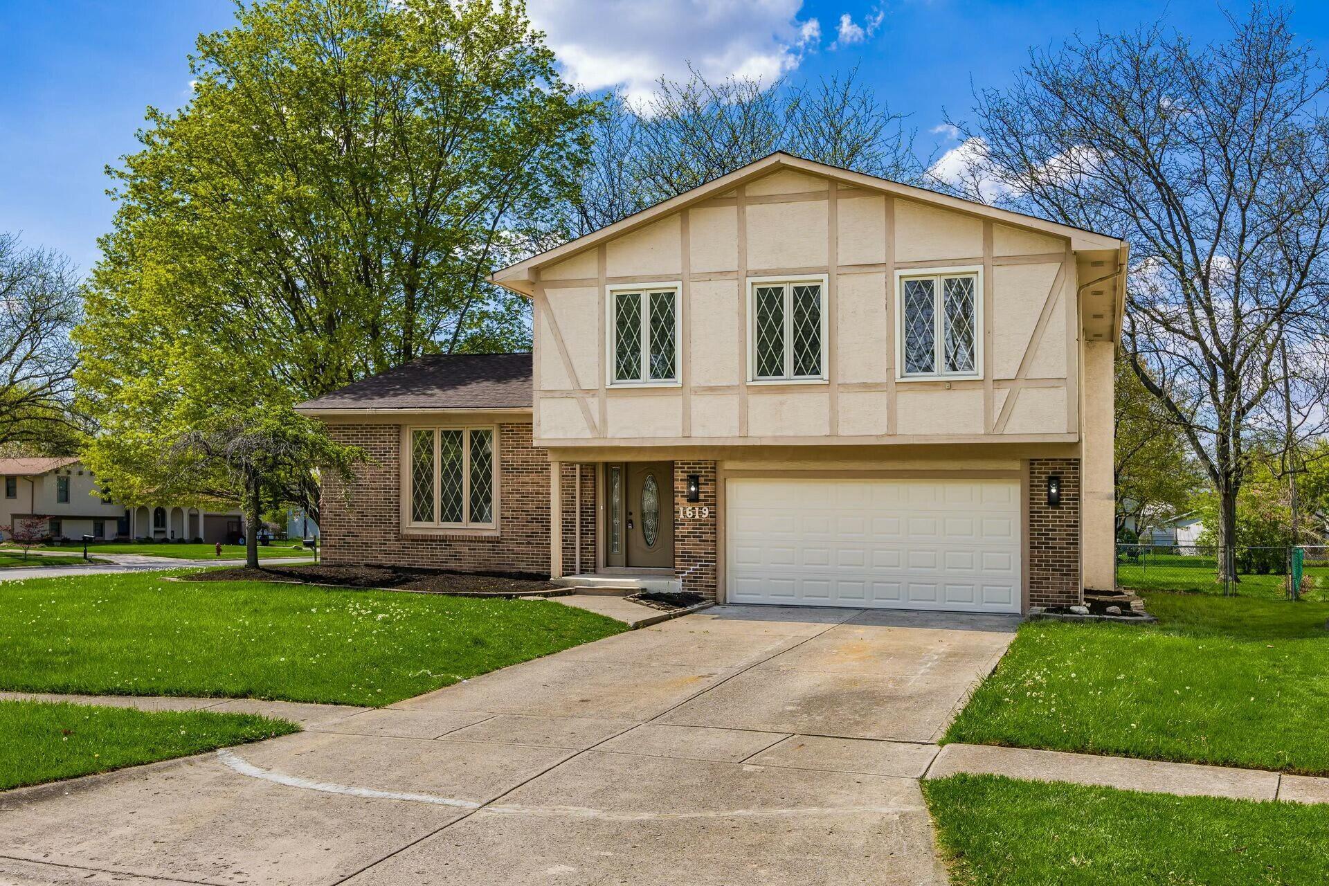 1619 Valley Crest Drive, Columbus, Ohio image 2