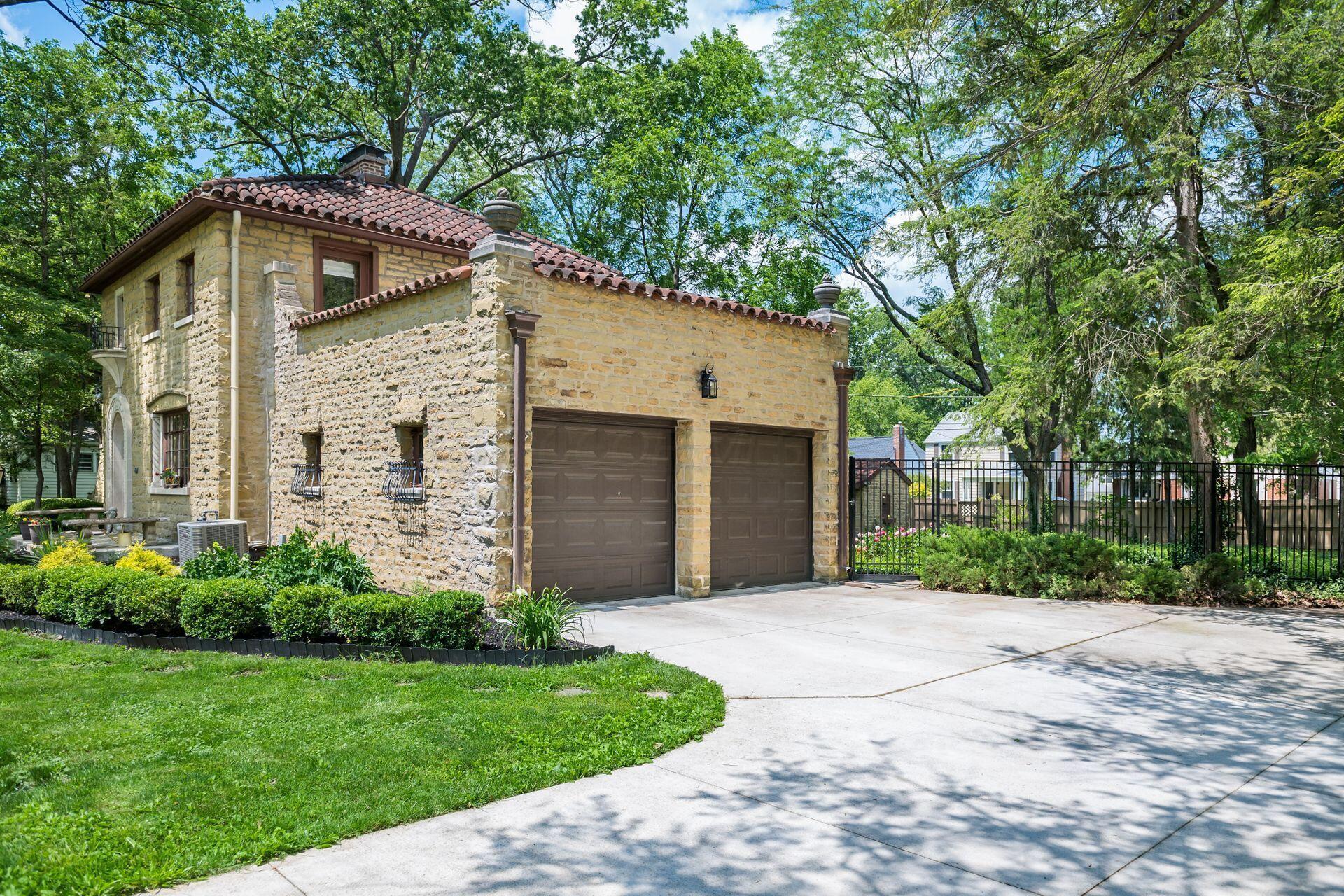44 W Jeffrey Place