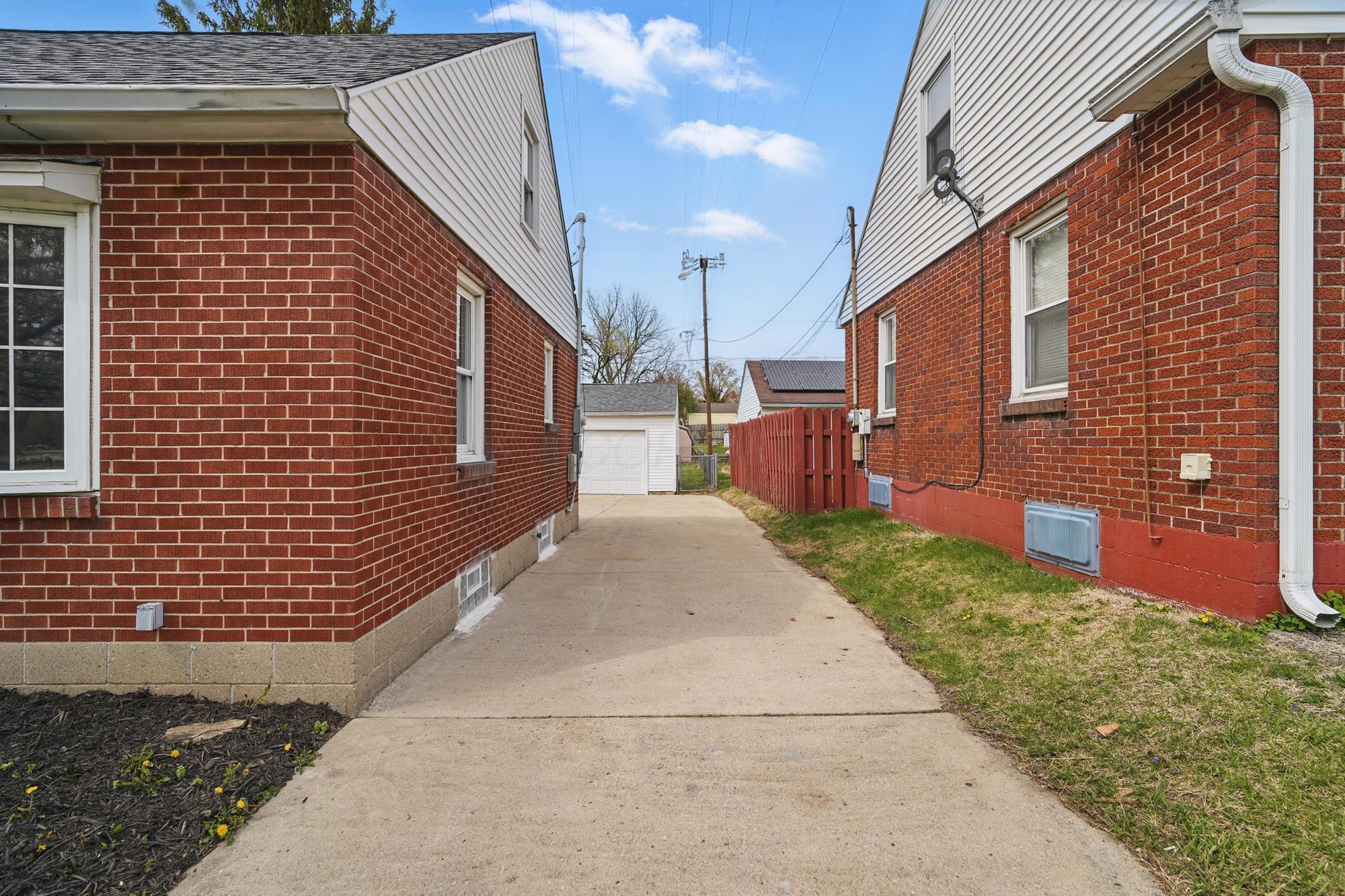 910 W 1st Street, Springfield, Ohio image 27