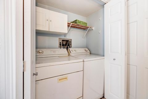 Tiny photo for 1039 Hunter Avenue, Columbus, OH 43201 (MLS # 225037567)