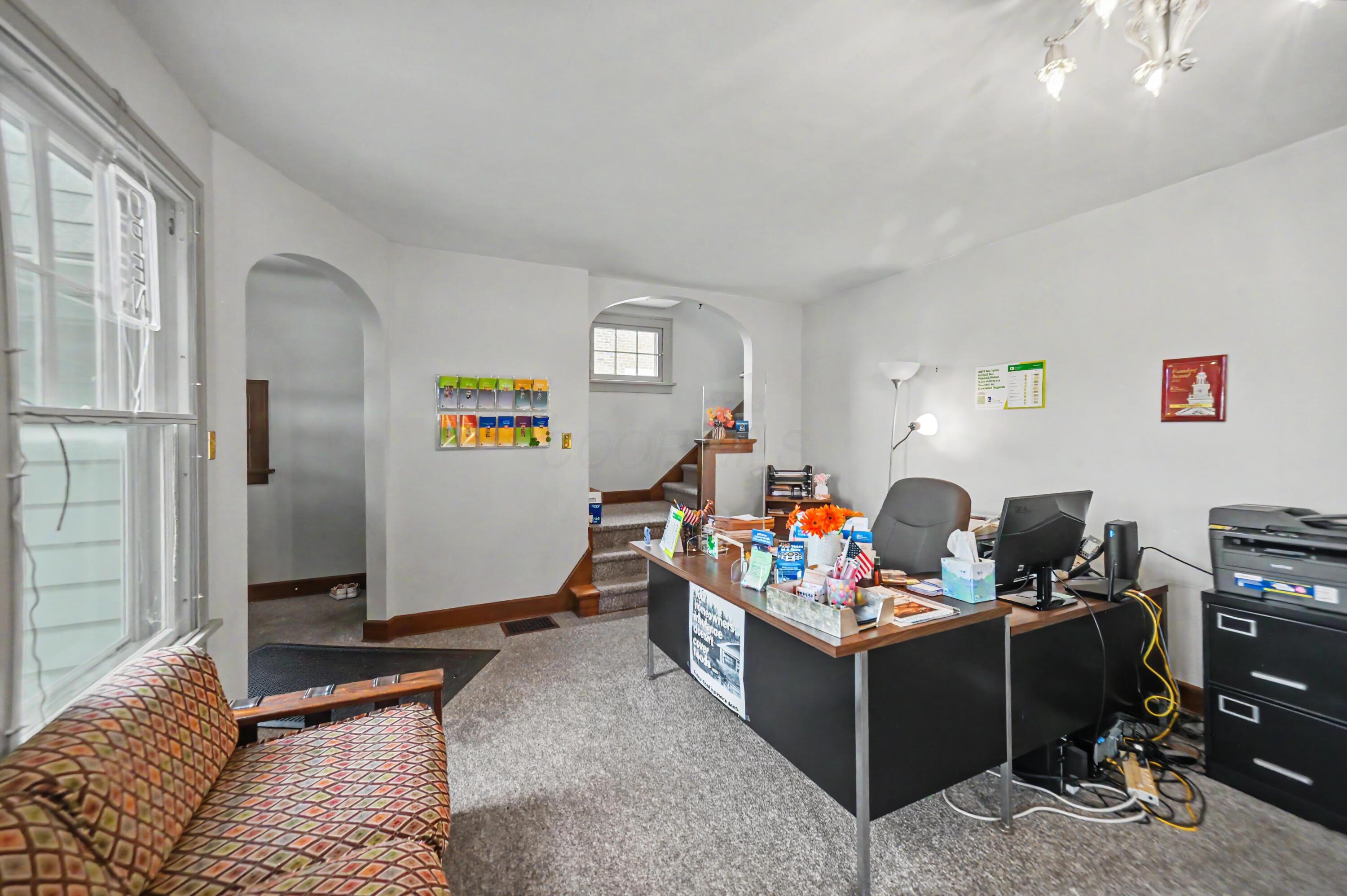743 & 743 1/2 Harding Way W