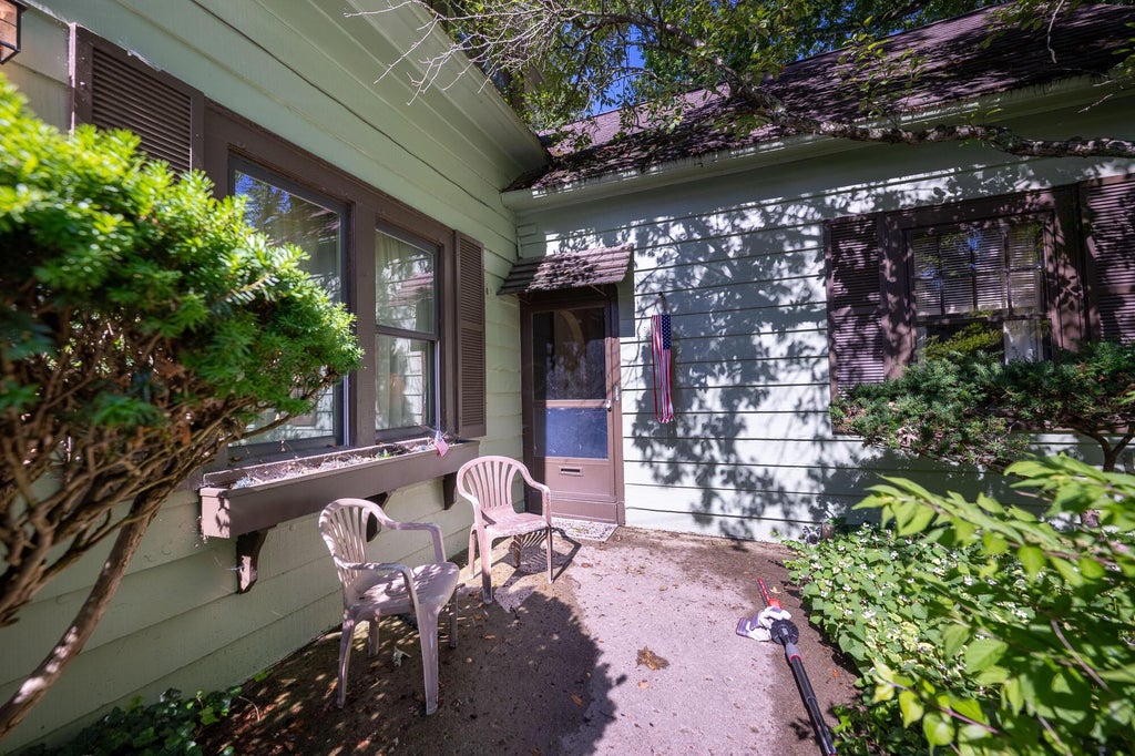 Photo of 431 W College Street, Granville, OH 43023 (MLS # 226022869)