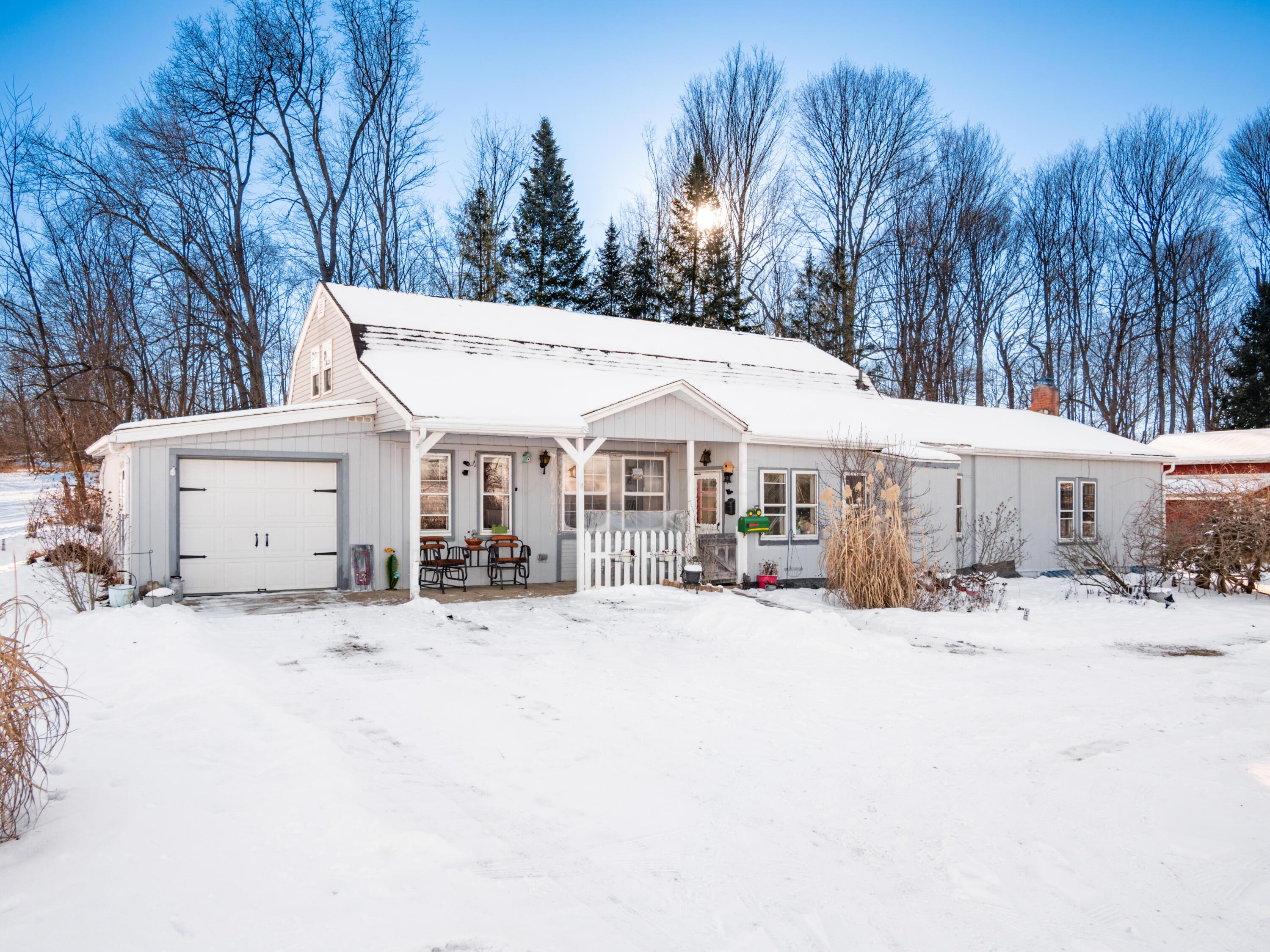 18300 Paige Road, Mount Vernon, Ohio image 2