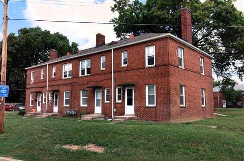 Photo of 649 N Nelson Road A-D #A-D, Columbus, OH 43219 (MLS # 226003720)