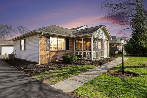 Photo of 4110 Wiston Drive, Groveport, OH 43125 (MLS # 226007590)