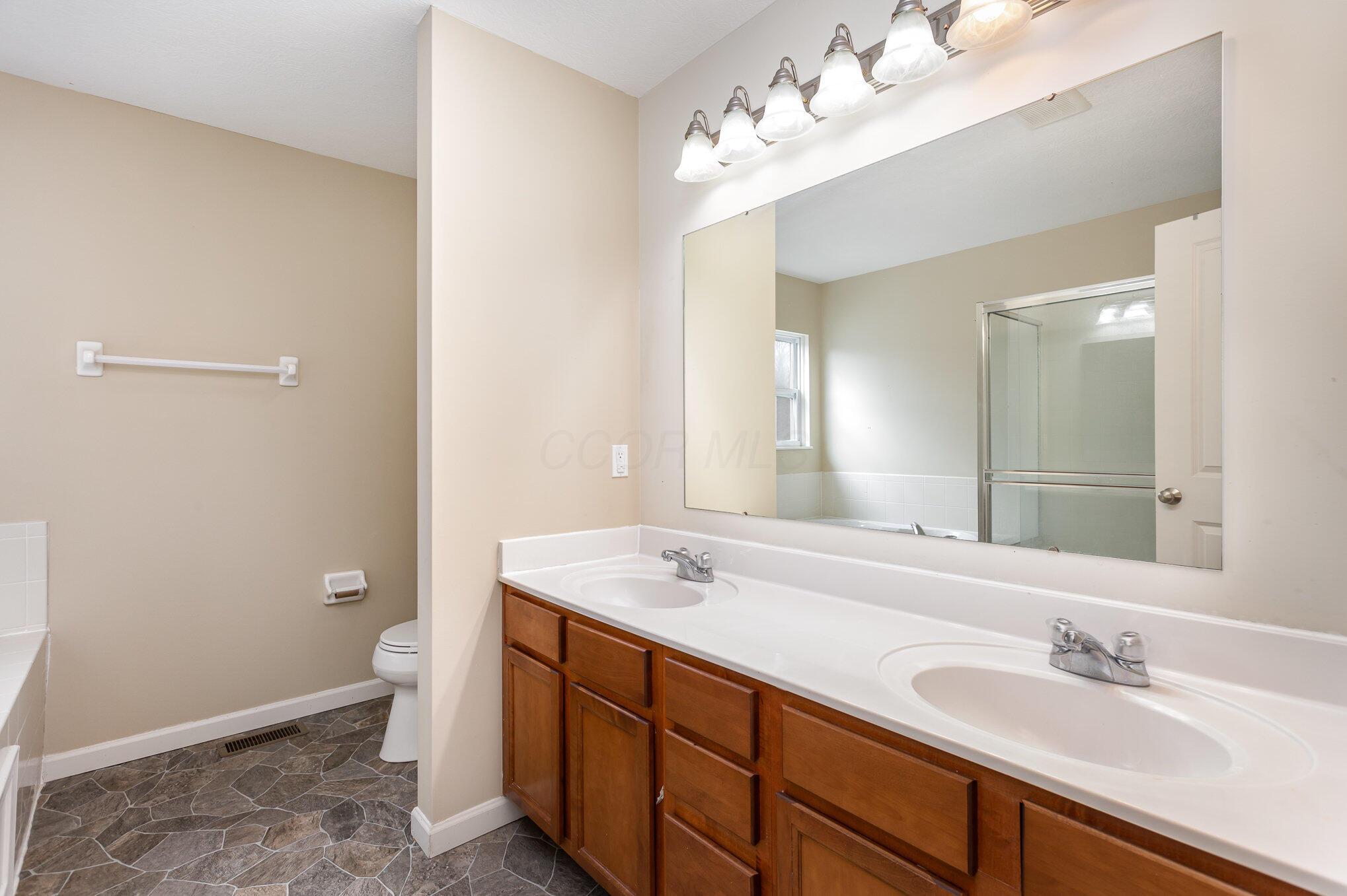 1115 Desert Willow Drive, Blacklick, Ohio image 8