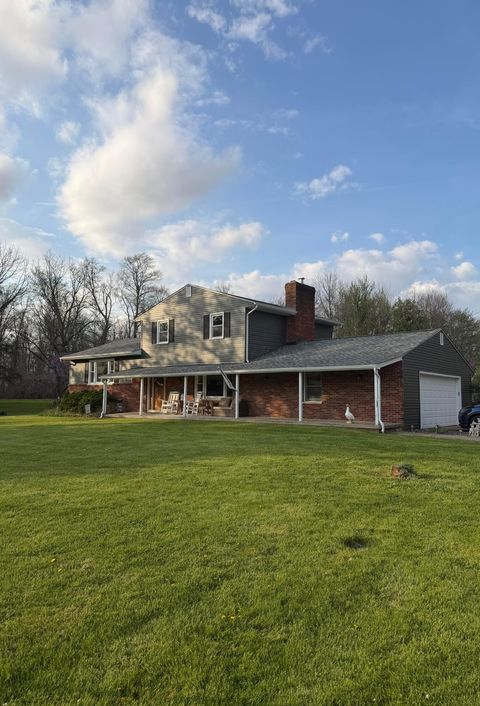 Photo of 303 Summit Street, Pleasantville, OH 43148 (MLS # 226011830)