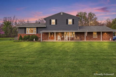 Photo of 303 Summit Street, Pleasantville, OH 43148 (MLS # 226011830)