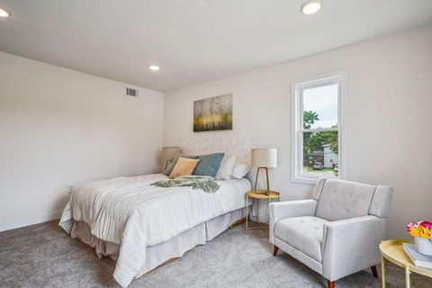 Tiny photo for 3216 E 5th Avenue, Columbus, OH 43219 (MLS # 225039593)