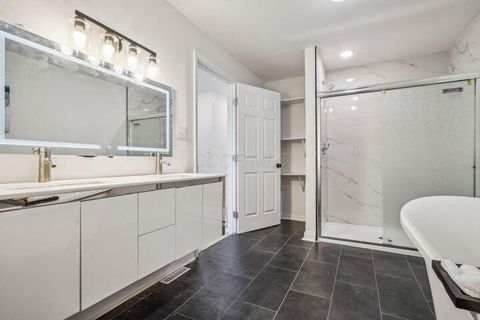 Tiny photo for 3216 E 5th Avenue, Columbus, OH 43219 (MLS # 225039593)